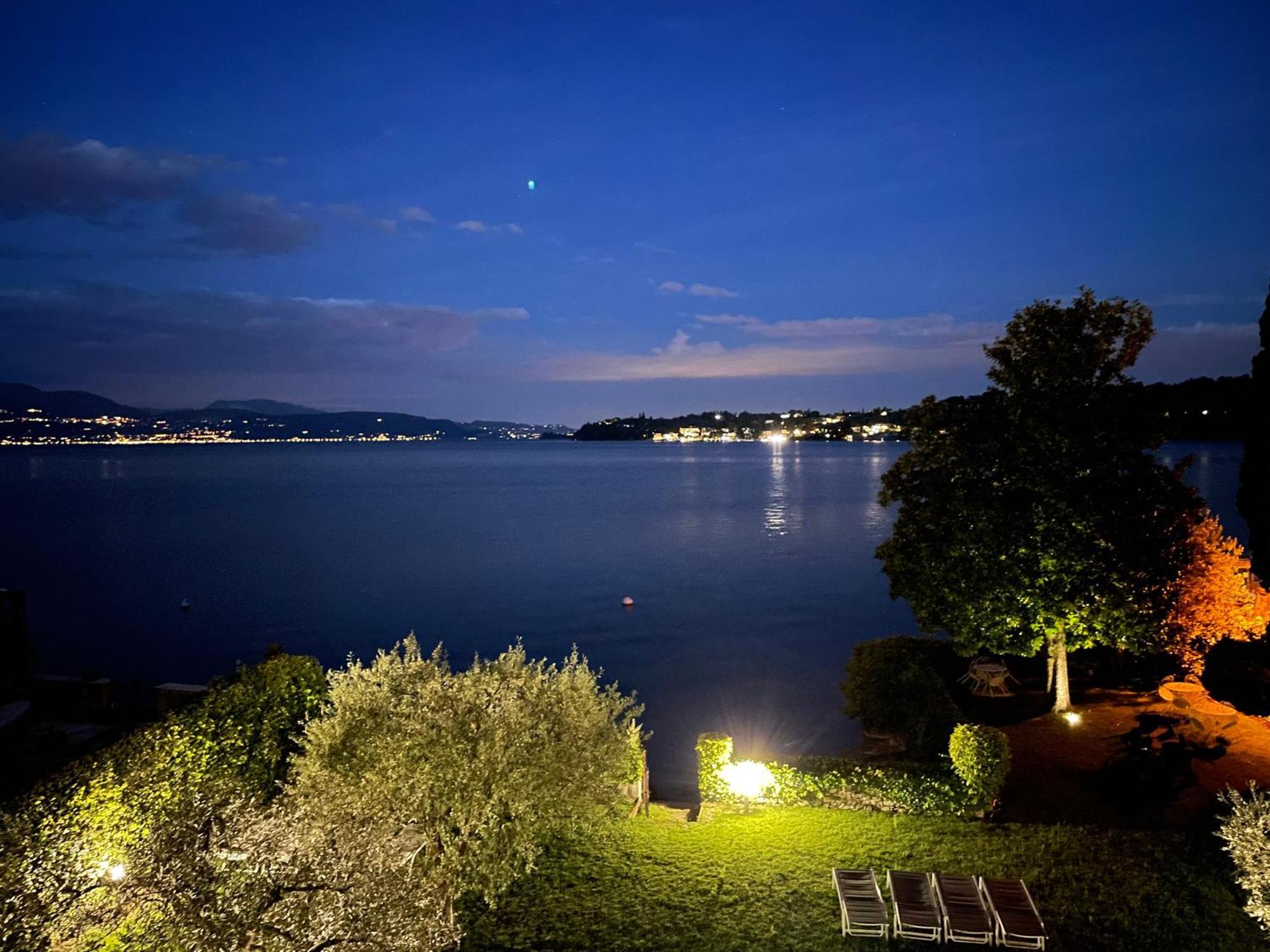Luxury Lakeside Apartment Right On The Water Salo Bagian luar foto