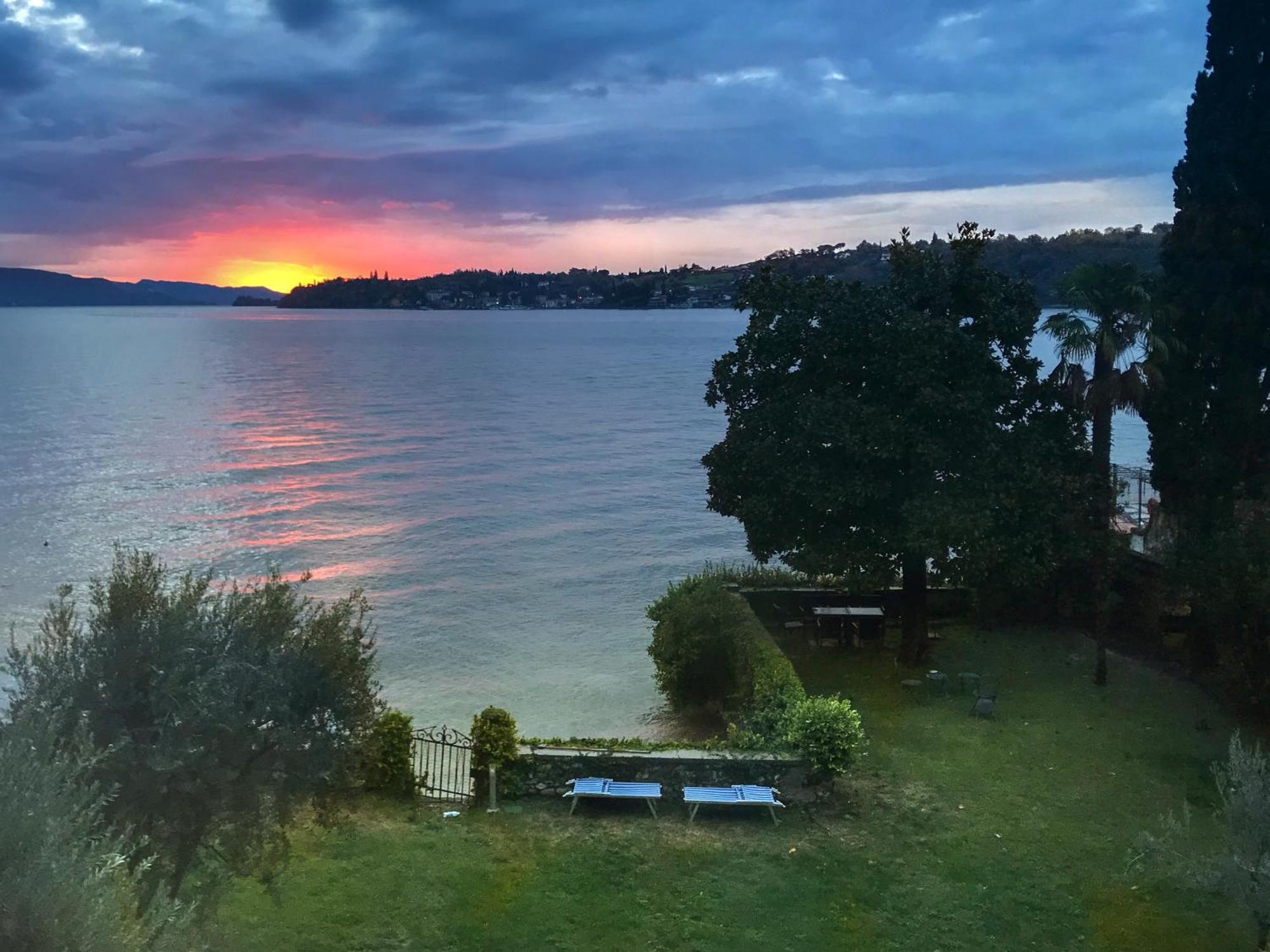 Luxury Lakeside Apartment Right On The Water Salo Bagian luar foto