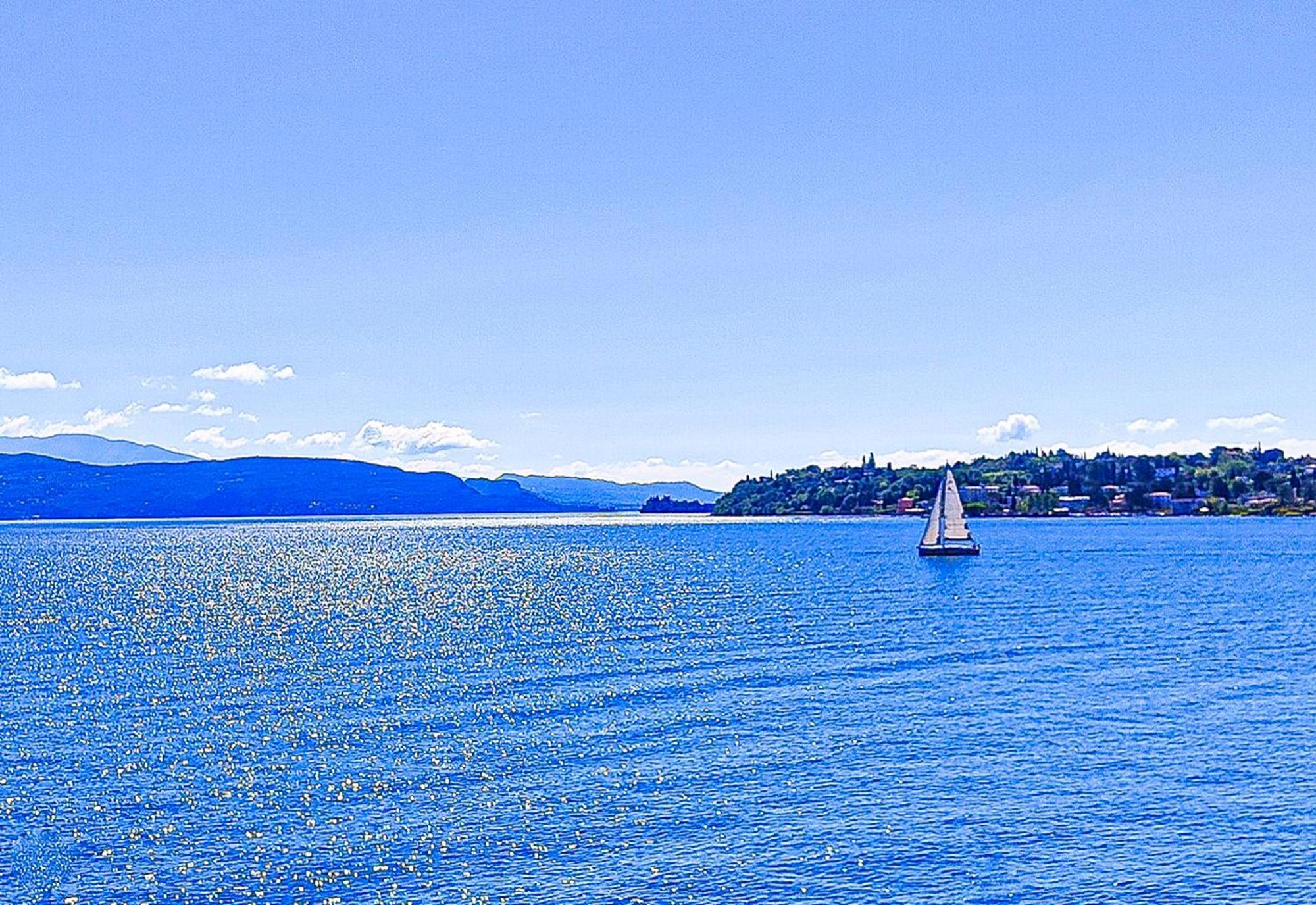 Luxury Lakeside Apartment Right On The Water Salo Bagian luar foto