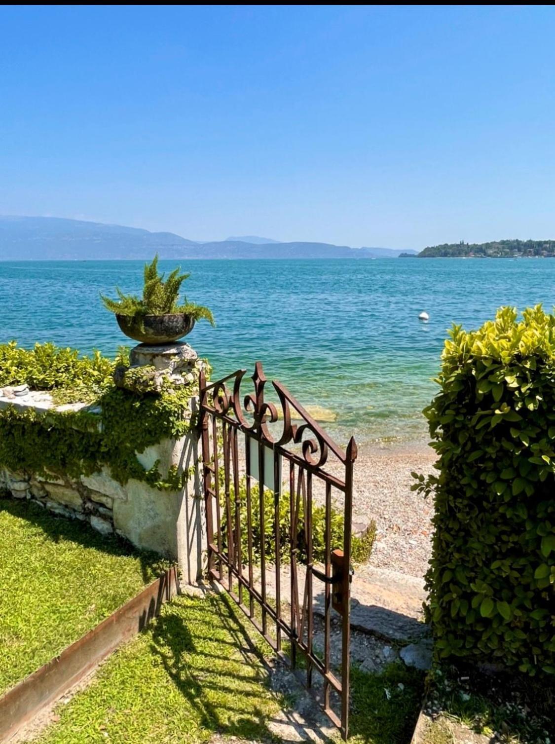 Luxury Lakeside Apartment Right On The Water Salo Bagian luar foto