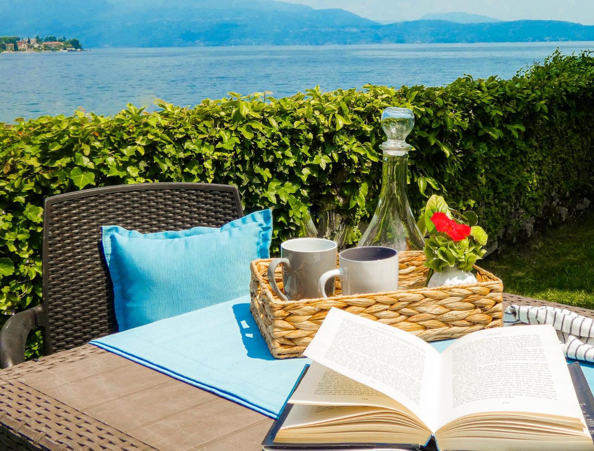 Luxury Lakeside Apartment Right On The Water Salo Bagian luar foto