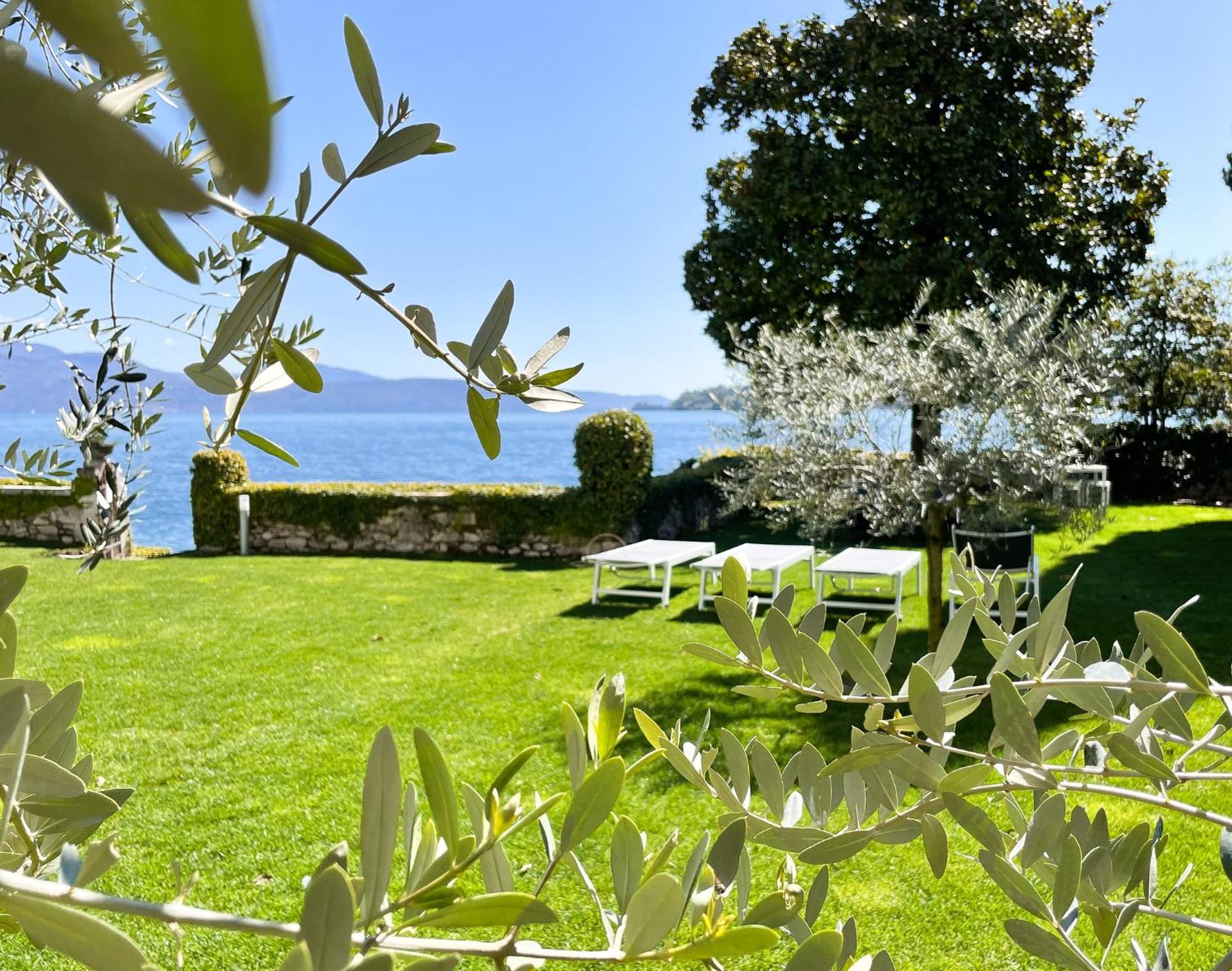 Luxury Lakeside Apartment Right On The Water Salo Bagian luar foto